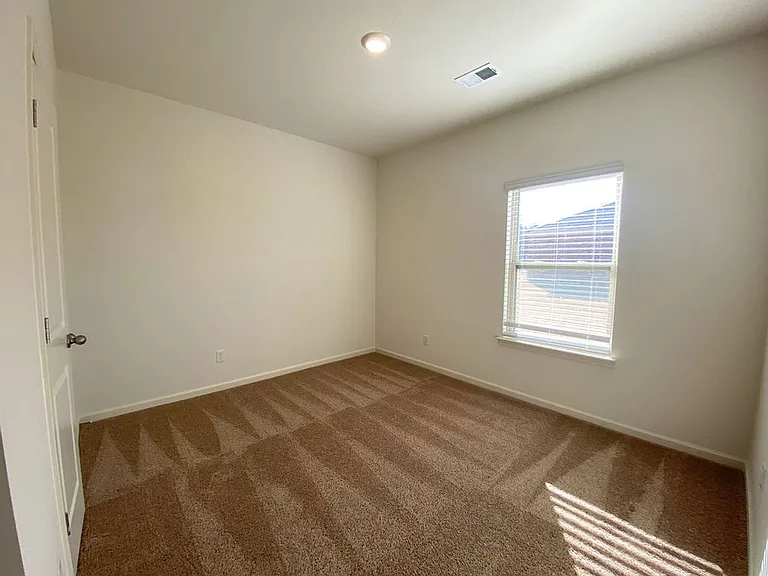 38 Crown Way — Photo 28