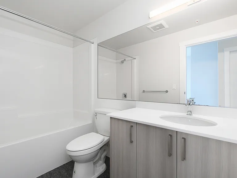 3381 Whittier Ave — Photo 9