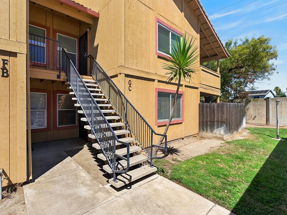 1st image of 440 Cherry Ln APT C