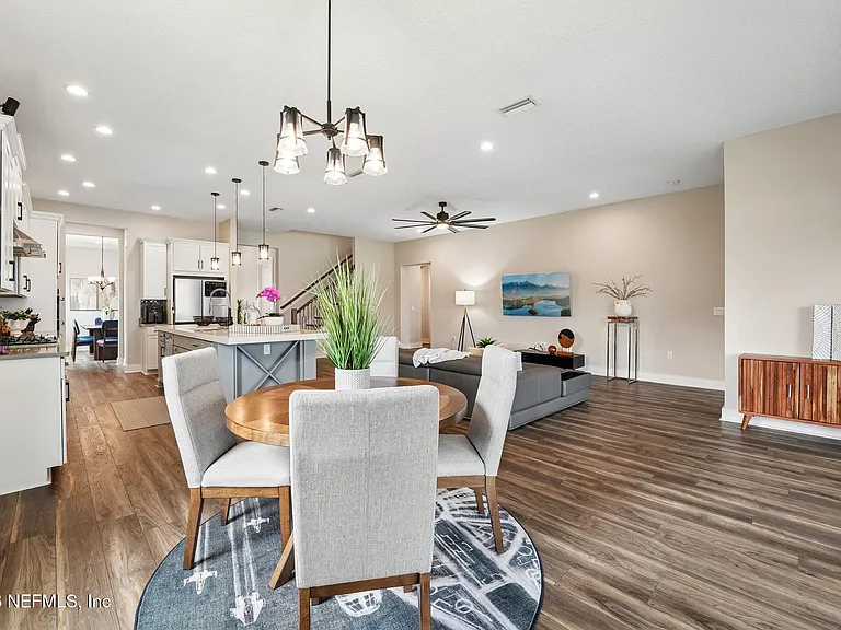 10223 Silverbrook Trl — Photo 13