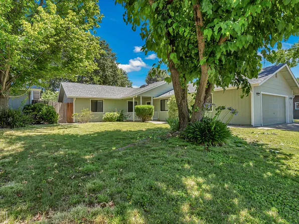 1925 Trumpet Dr, Redding, CA 96003