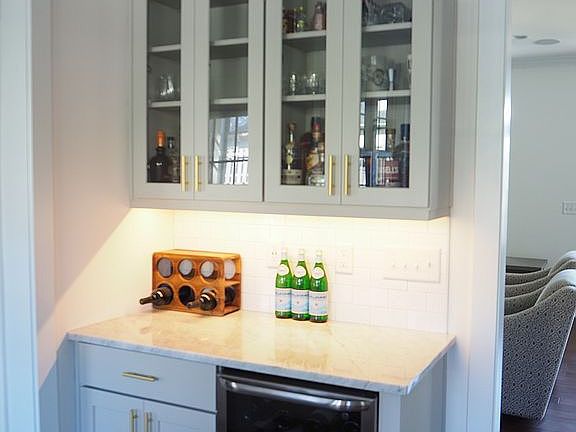 Bar area w/ wine fridge