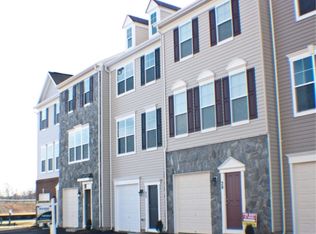 102 Hollister Ln, Stafford, VA 22556