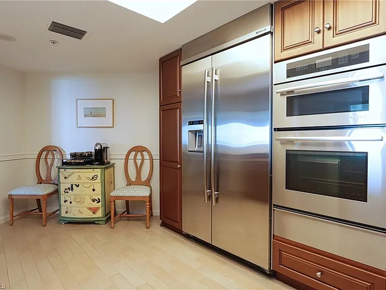 60 Seagate Dr #704 — Photo 13