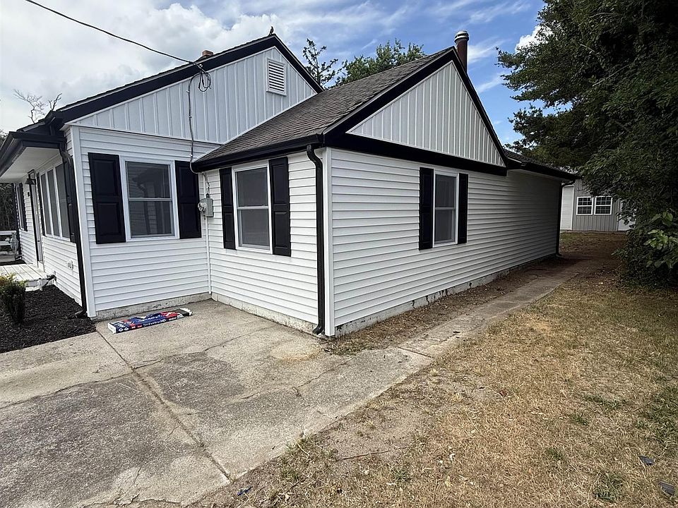 2nd image of 1403 N Franklin Blvd