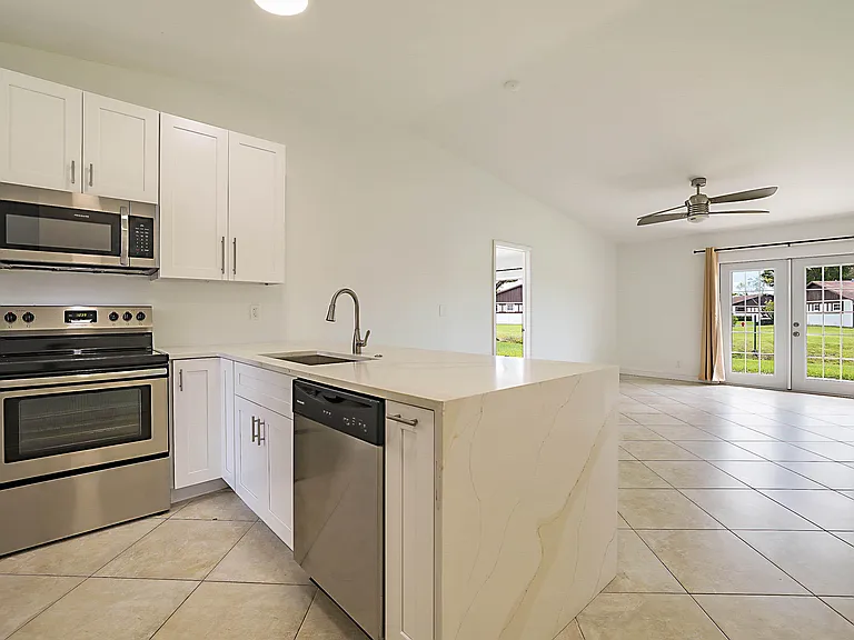 5241 Breadfruit Cir — Photo 3