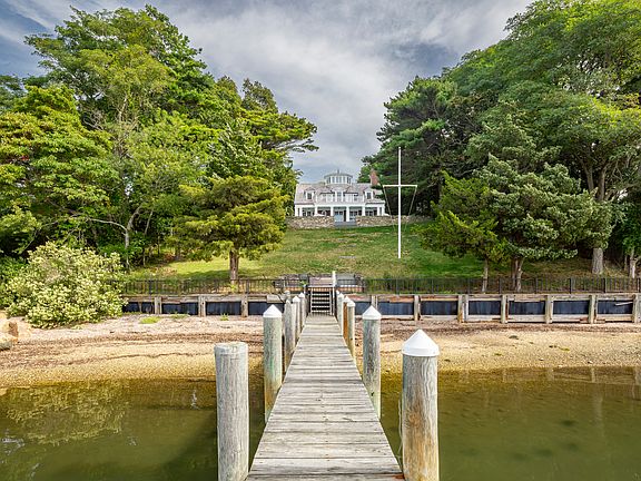 4th image of 66 Ram Island Dr