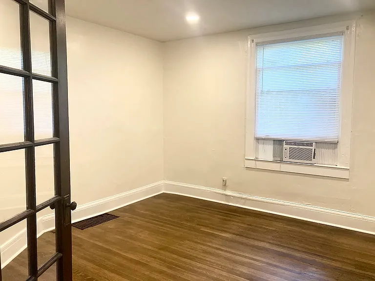 17 N Irvington Ave — Photo 4