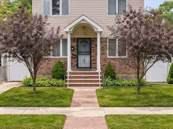 5032 Utopia Parkway, Fresh Meadows, NY 11365