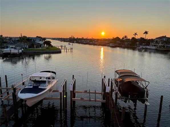 11605 3rd St E APT 305, Treasure Island, FL 33706