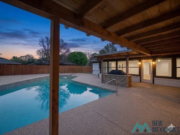 3006 Diamond A Dr, Roswell, NM 88201