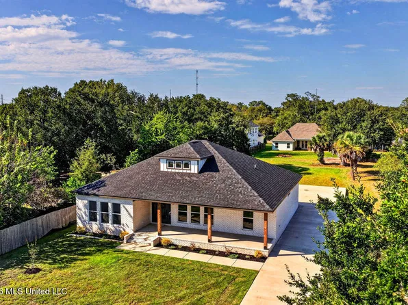 1416 E Beach Blvd, Gulfport, MS 39501