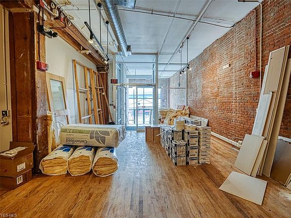 5th image of 635 W Lakeside Ave #101