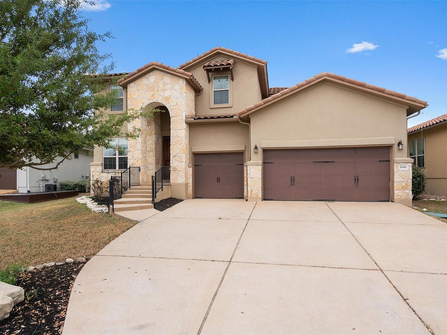 1941 Harvest Dance Dr