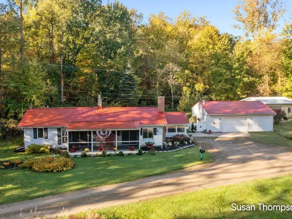 8621 Beachler Rd NE, Greenville, MI 48838