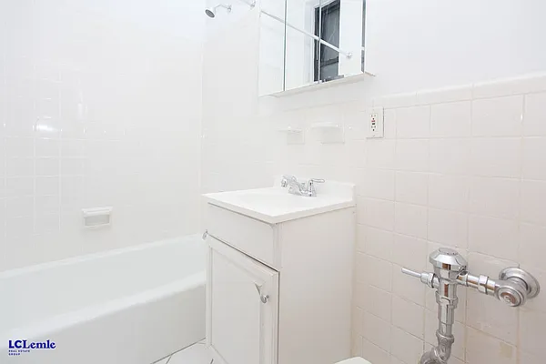 Rented by LC Lemle Real Estate Group | media 4