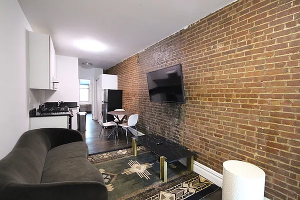 Rented by Compass | media 36