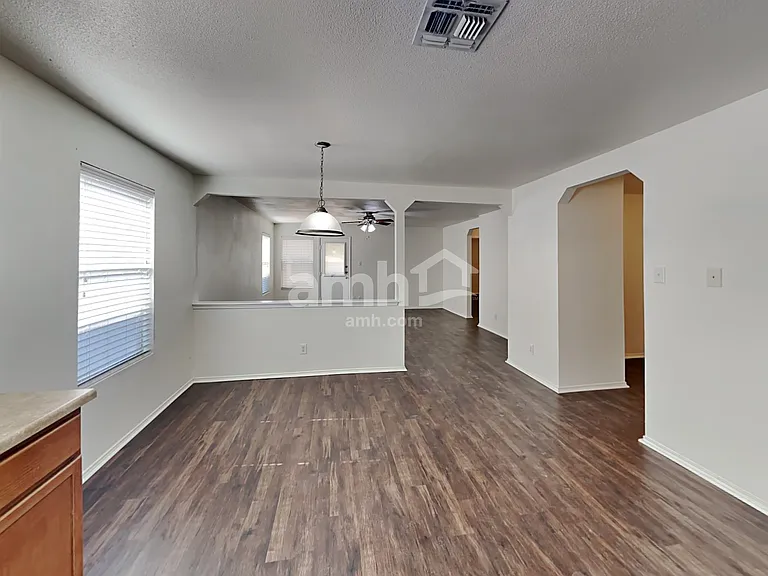 8027 Silver Grv — Photo 5