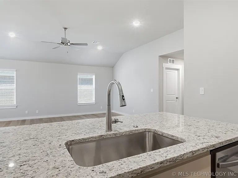14631 E 39th St S — Photo 12