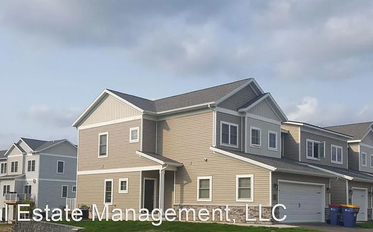 Hanover Townhomes — Photo 51