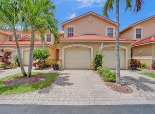 4059 Crystal Lake Dr, Pompano Beach, FL 33064