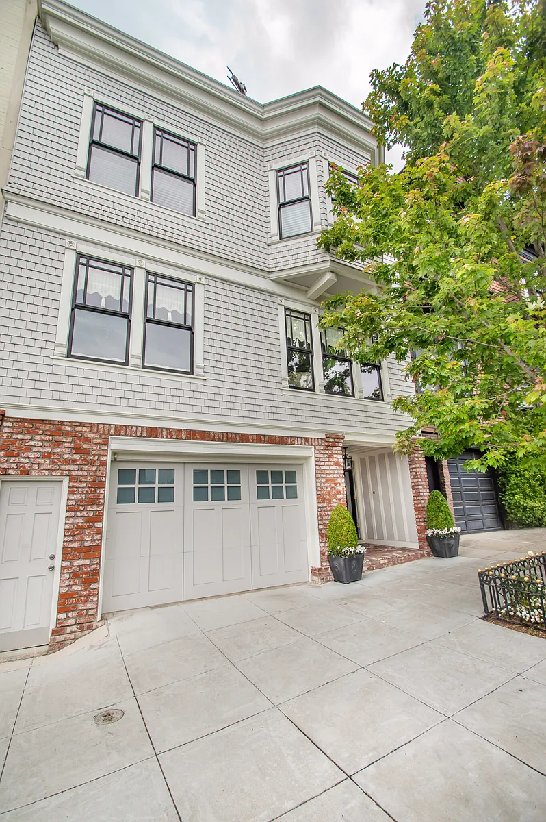 Building Photo - 447 Spruce St