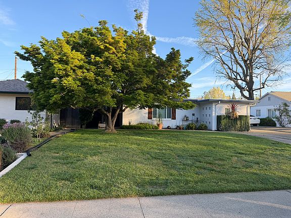 2nd image of 241 Sandburg Dr
