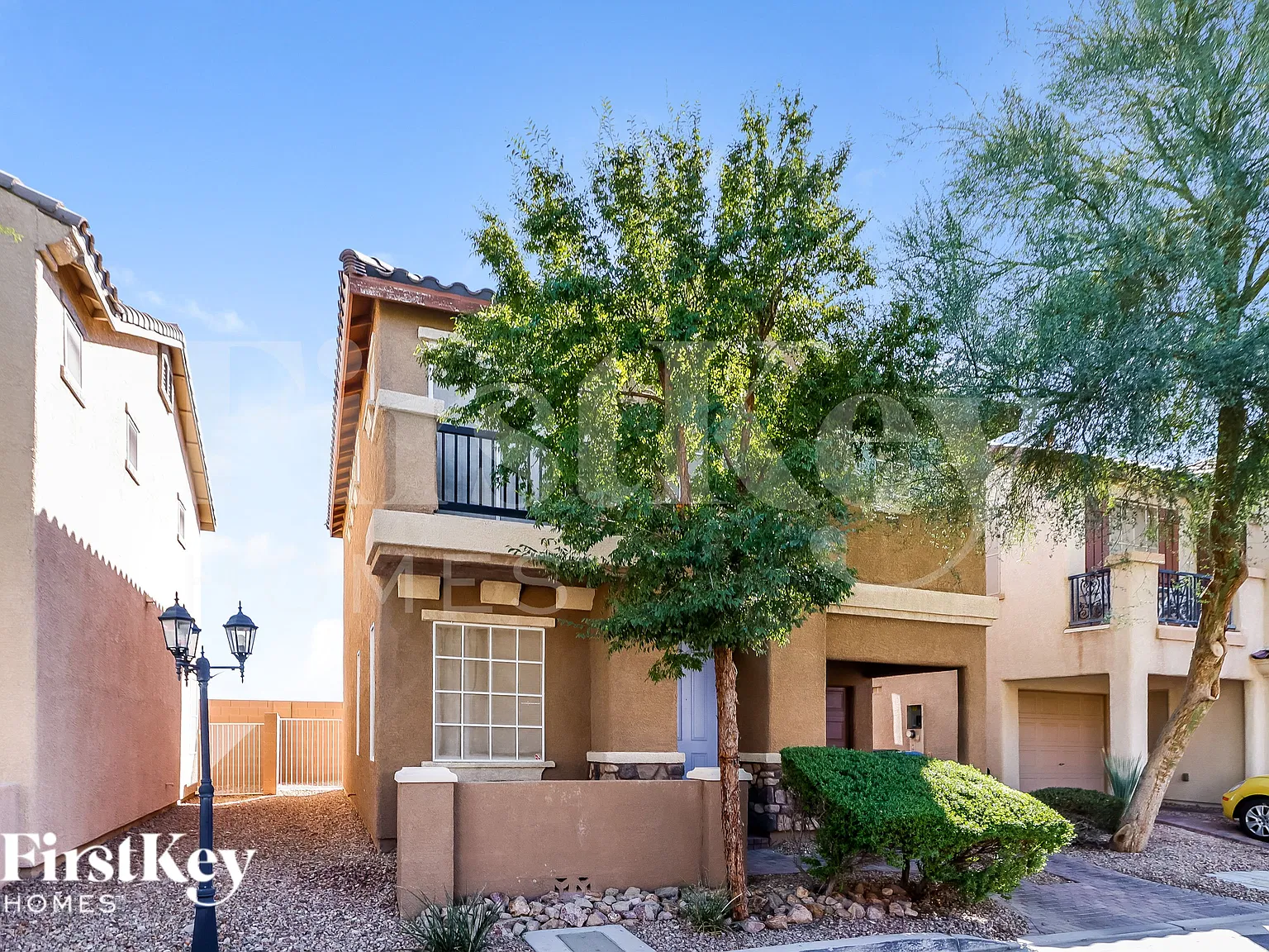 3 bed, 2.5 bath, 1385 sqft, $2,120 — Photo 2