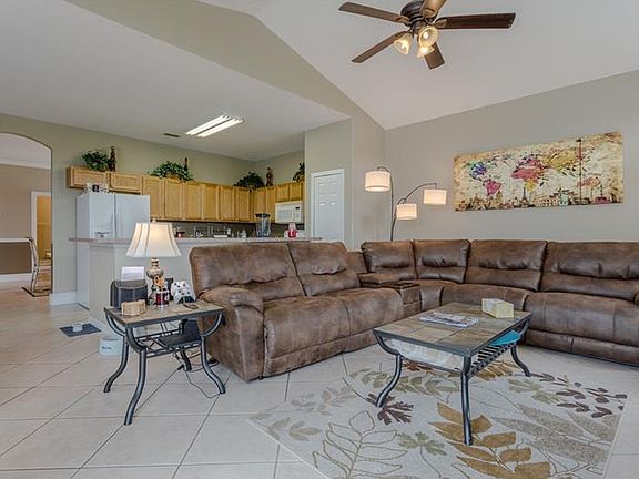 4th image of 1055 Corvina Dr
