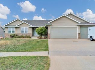 2986 White Oak Dr, Marion, IA 52302