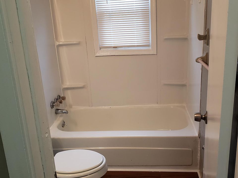 2nd image of 1439 Lasalle Ave