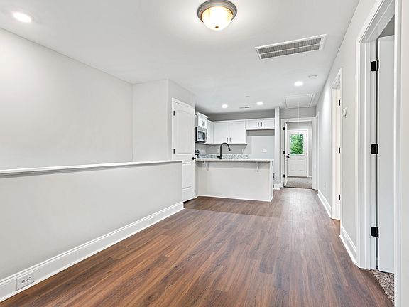 2nd image of 2645 Bell St Unit B
