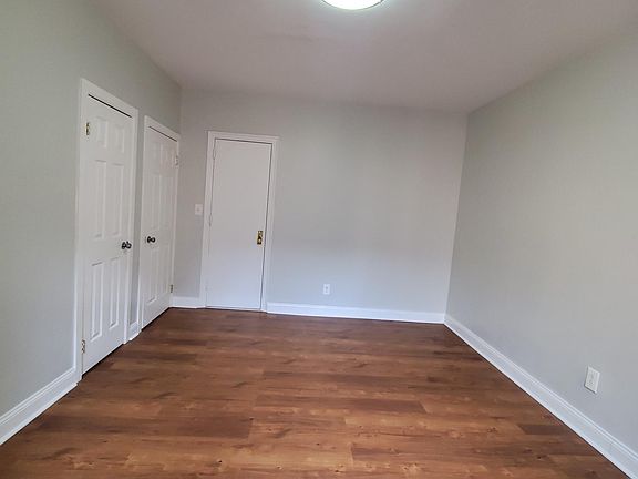 4th image of 1013 Sheridan Ave #E15