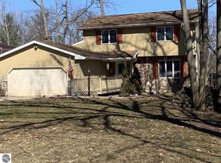 8065 Pebble Creek Dr, Farwell, MI 48622