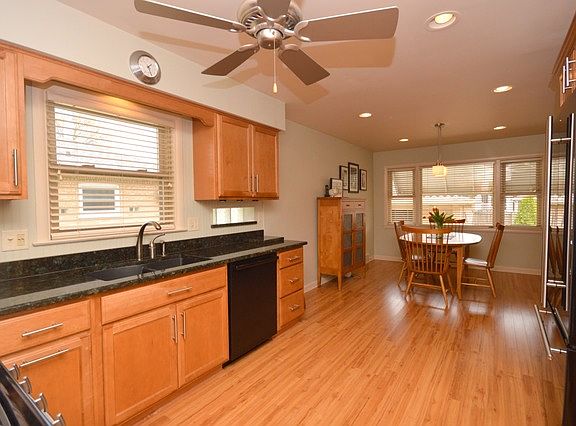 5th image of 10137 Kedvale Ave
