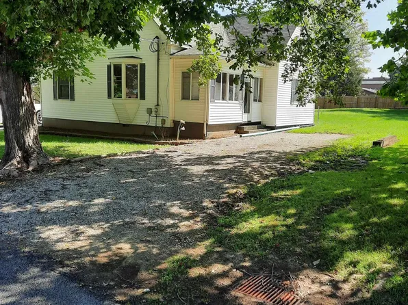 105 N Church St, Owensville, IN 47665