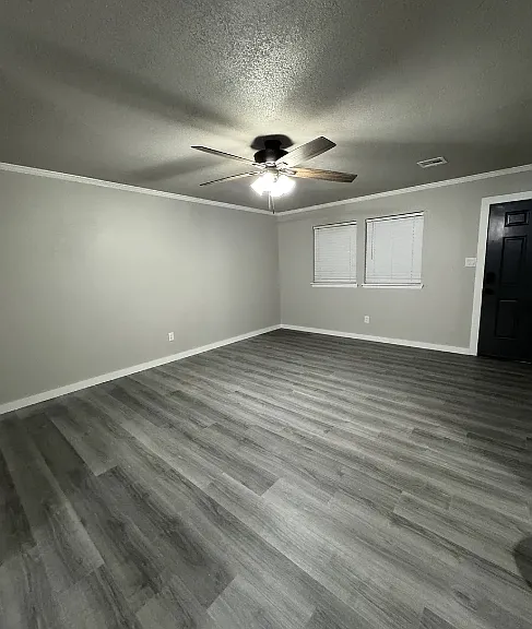 7913 NW Crossland Cir #A — Photo 2