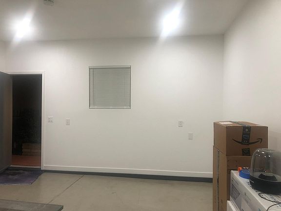 4th image of 1132 E 6th St