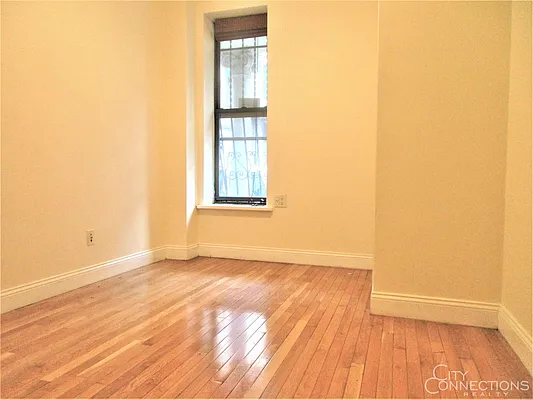 Rented by City Connections Realty | media 19