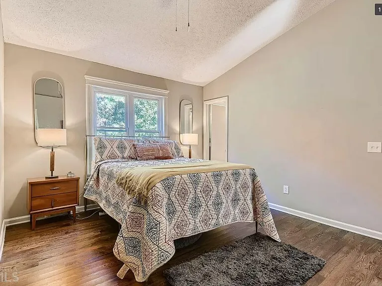 2208 Queen Anne Ct — Photo 24