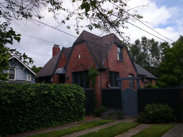 1406 N 48th St, Seattle, WA 98103