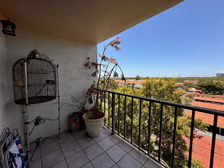 2699 Seville Blvd #701 — Photo 36