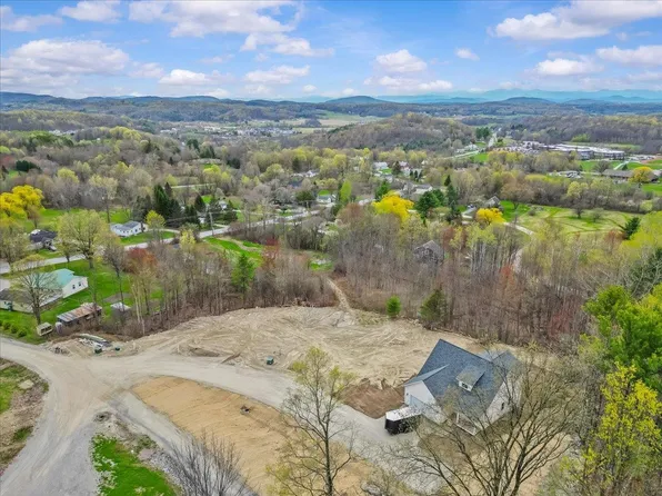 7 Theresa Way #7, Hinesburg, VT 05461
