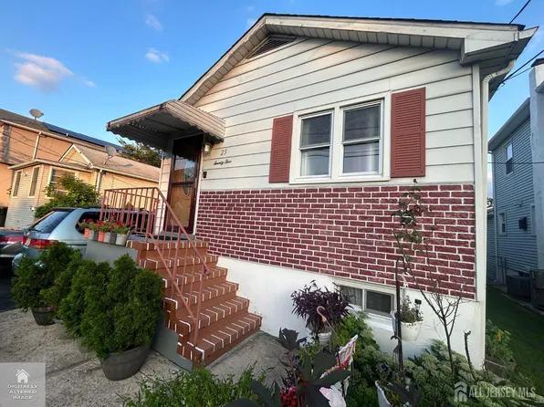 25 Silzer Ave, Iselin, NJ 08830