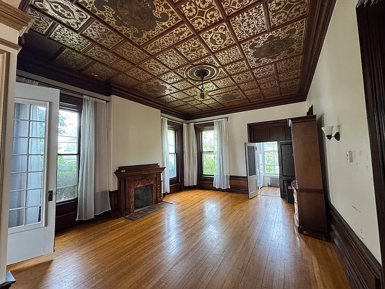 241 Middle St #1 — Photo 2
