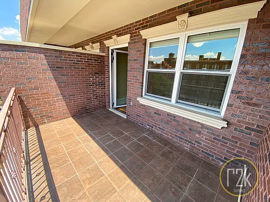 Rented by Realty 2000 Corp | media 71