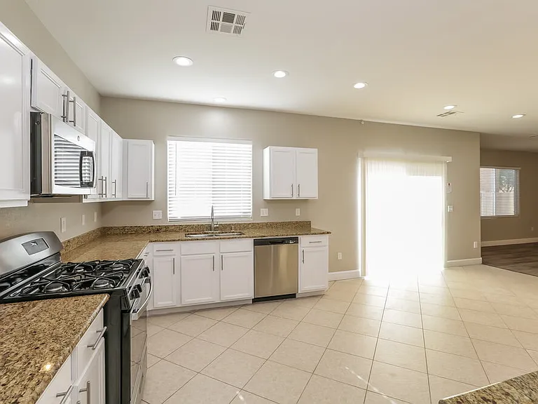 8735 Le Agavi Ct — Photo 7