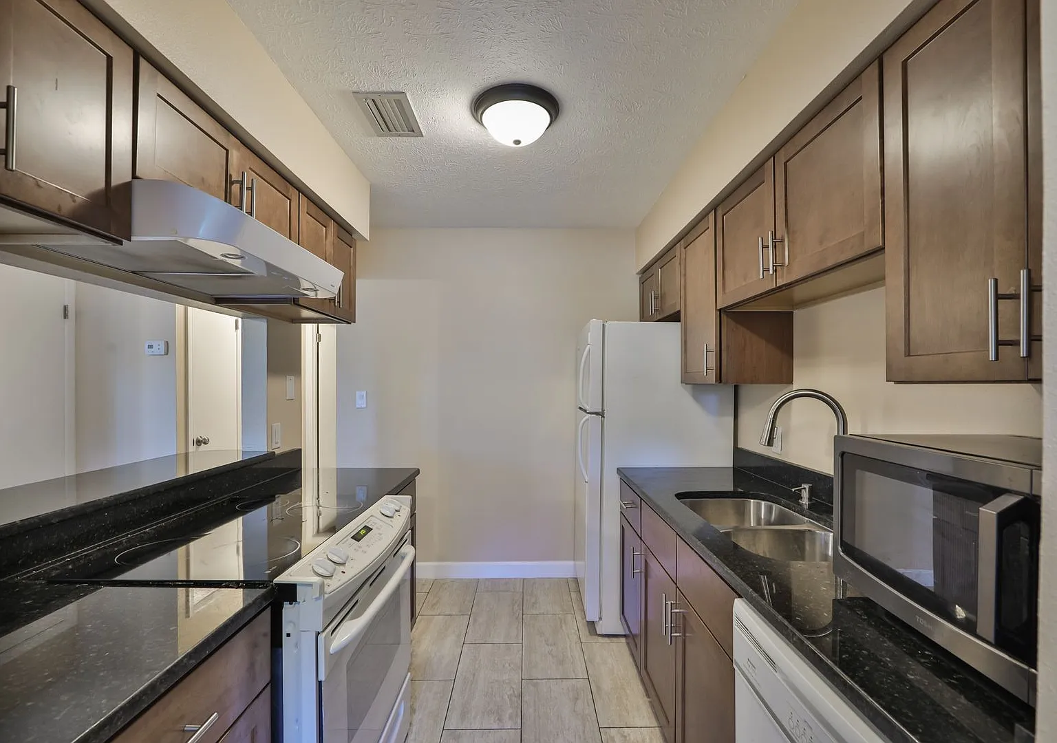 Beautiful Duplex For Rent — Photo 3