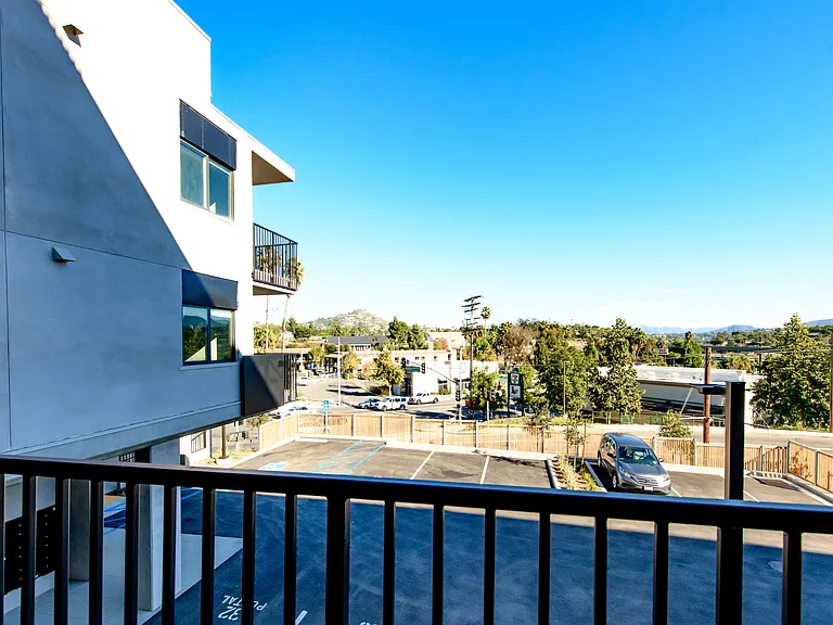 Rising Sun Apartments — Photo 29