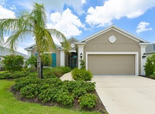 4621 Claremont Park Dr, Bradenton, FL 34211